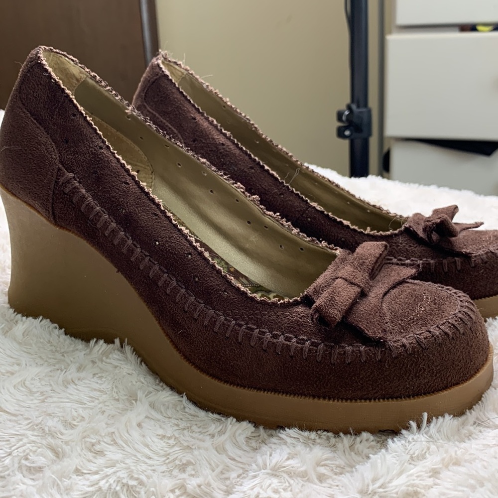 Authentic Y2K Brown Round Toe Wedges size 8.5
